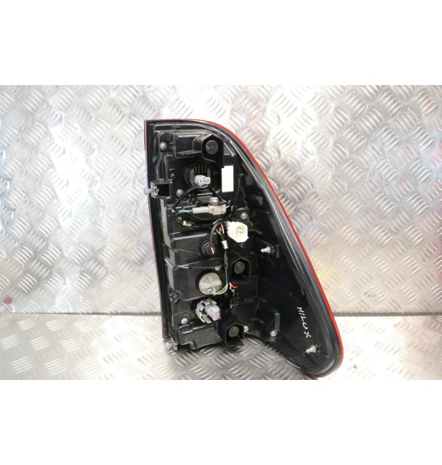 Φανάρι Πίσω Αριστερά Toyota Hilux 2020-2026 0K-186 35668 (με led + με φανο ομίχλης)