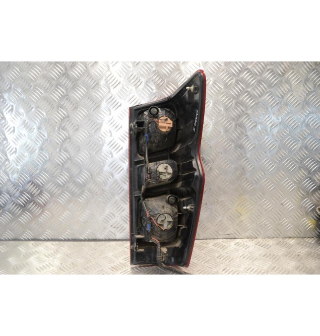 Φανάρι Πίσω Αριστερά Isuzu D-Max 2020-2026 220-8R008