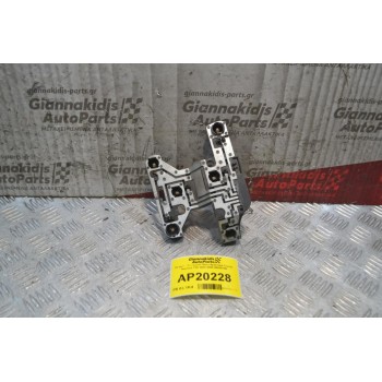 Πλακέτα Φαναριού Πίσω Αριστερά Toyota Avensis Τ25 2003-2008 89028759