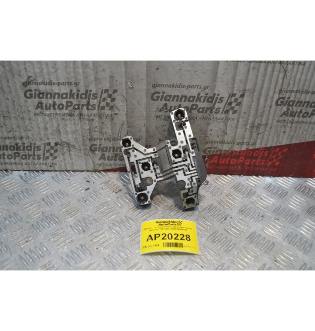 Πλακέτα Φαναριού Πίσω Αριστερά Toyota Avensis Τ25 2003-2008 89028759