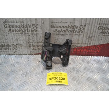 Πλακέτα Φαναριού Πίσω Αριστερά Toyota Avensis Τ25 2003-2008 89028759