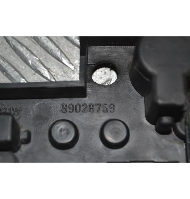 Πλακέτα Φαναριού Πίσω Αριστερά Toyota Avensis Τ25 2003-2008 89028759