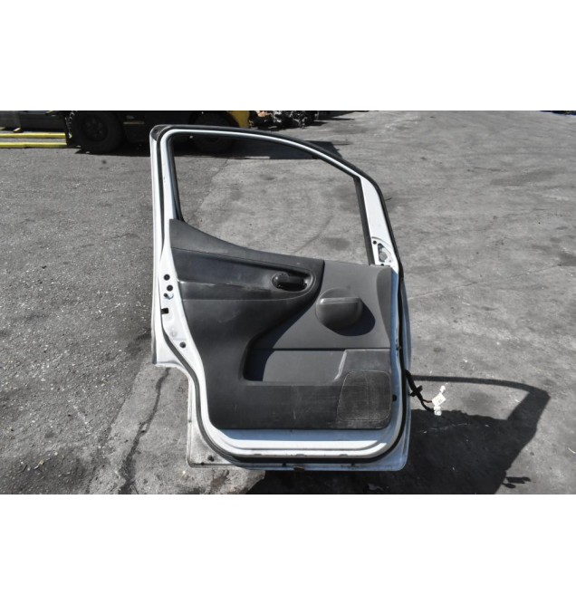 Πόρτα Εμπρός Αριστερή Nissan NV200 2009-2013 (Με χτύπημα)