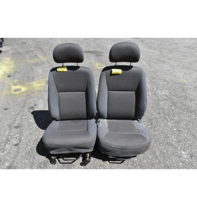 Κάθισματα Αριστερό- Δεξι Σετ Isuzu D-Max 2002-2012