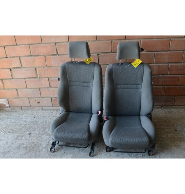 Καθίσματα (Σέτ Αριστερό-Δεξί) Toyota Hilux KUN 2010-2015 (Euro 5)