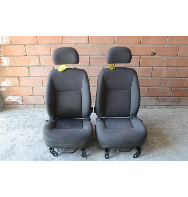 Κάθισματα Αριστερό- Δεξι Σετ Isuzu D-Max 2002-2012