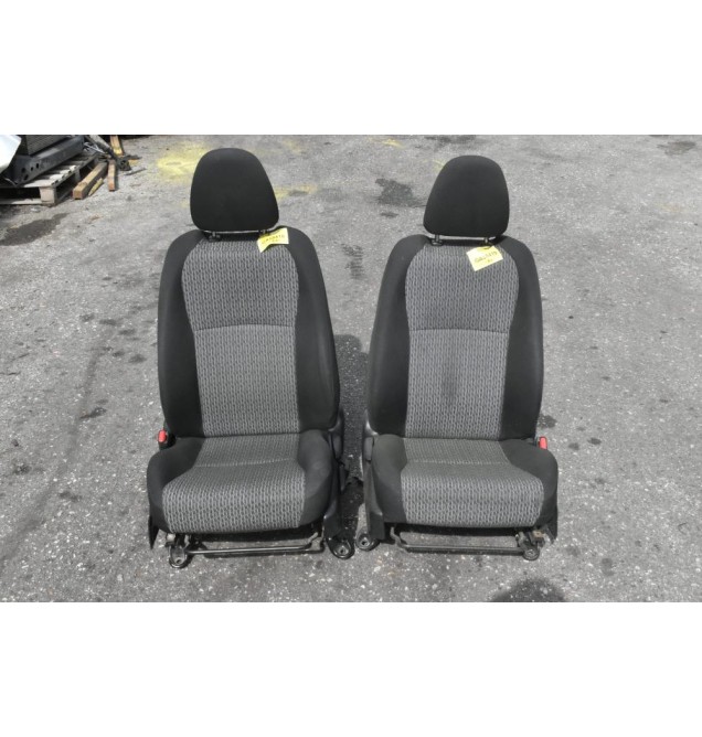 Καθίσματα (Σέτ Αριστερό-Δεξί) Toyota Yaris 2011-2019