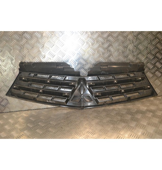 Μάσκα Mitsubishi L200 2012-2015 7450A490 