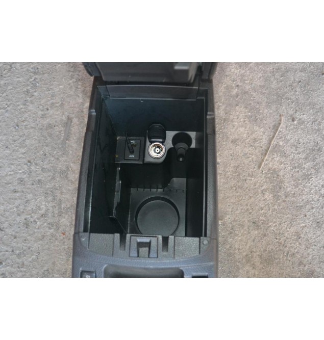 Κεντρική Κονσόλα Nissan Qashqai 2014-2026 969114EA0A (Ποτηροθήκη , Αναπτύρα , Υποβραχιόνιο (τεμπέλη))