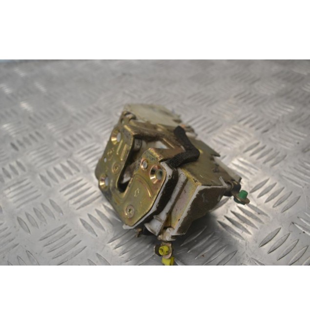 Κλειδαριά Nissan Navara D22 1998-2005 (Εμπρός Δεξια, 4Pins)