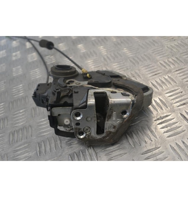 Κλειδαριά Πόρτας Suzuki Grand Vitara 2005-2010 A046693 (Γνήσια) (Πίσω Δεξιά) (8pins) (Toyota Avensis / Auris / Rav 4) (Daihatsu)