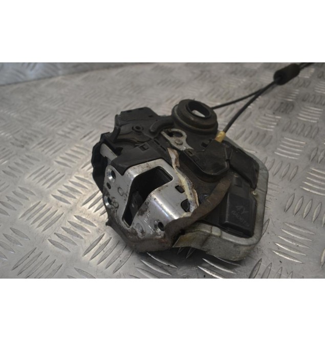 Κλειδαριά Πόρτας Suzuki Grand Vitara 2005-2010 A046693 (Γνήσια) (Πίσω Δεξιά) (8pins) (Toyota Avensis / Auris / Rav 4) (Daihatsu)