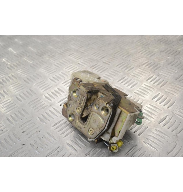Κλειδαριά Πόρτας Nissan Navara 2005-2010 D22 (Γνήσια) (Εμπρος Δεξιά) (4pins)