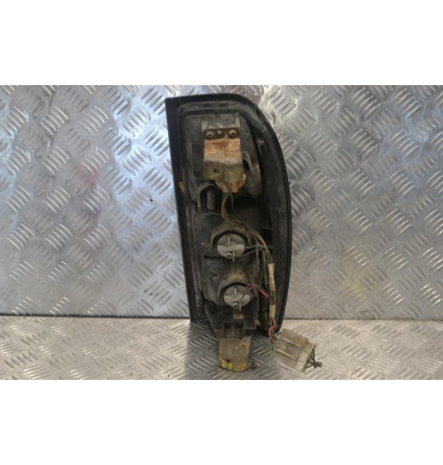 Φανάρι Nissan Navara D22 YD25 2001-2005 220-24716 (Πίσω Αριστερό) (Γνήσιο)