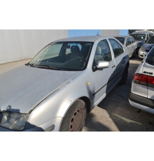 Ολόκληρο Αυτοκίνητο Volkswagen Bora 1.6 Αρ.Κινητήρα AKL 1998-2013