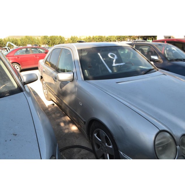 Ολόκληρο Αυτοκίνητο Mercedes-Benz E 200 W210 Αρ.Κινητήρα 111.947 1995-2003