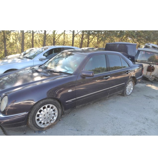 Ολόκληρο Αυτοκίνητο Mercedes-Benz E 300D W210 Αρ.Κινητήρα 606.912 1995-2003
