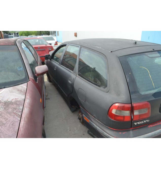 Ολόκληρο Αυτοκίνητο Volvo V40 SW 1.8 Αρ.Κινητήρα B4184S 1995-2004