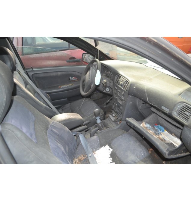 Ολόκληρο Αυτοκίνητο Volvo V40 SW 1.8 Αρ.Κινητήρα B4184S 1995-2004