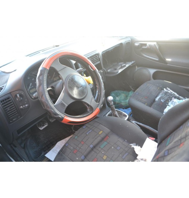 Ολόκληρο Αυτοκίνητο Volkswagen Polo 1.0 Αρ.Κινητήρα AER 1994-1999