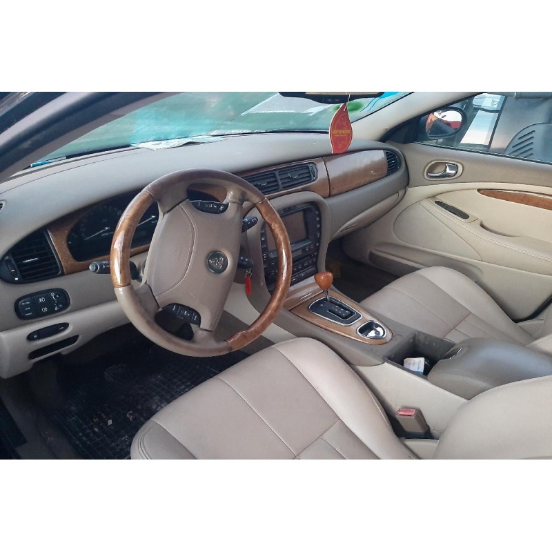 Ολόκληρο Αυτοκίνητο Jaguar 2.5 V6 JB (Για ανταλλακτικα)