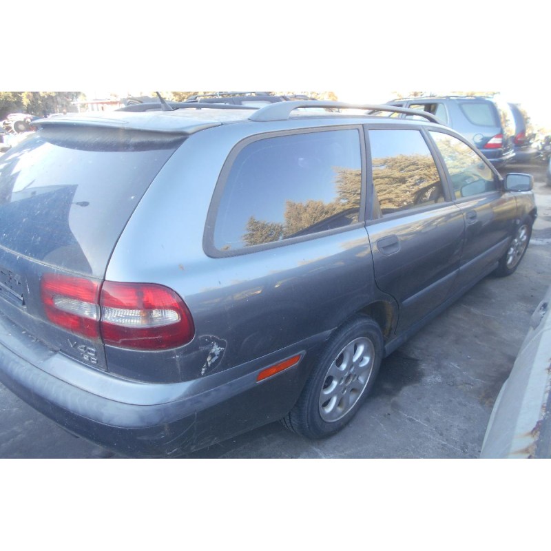 Ολόκληρο Αυτοκίνητο Volvo V40 1.9 D4192T3 2000-2004 (Για ανταλλακτικα)
