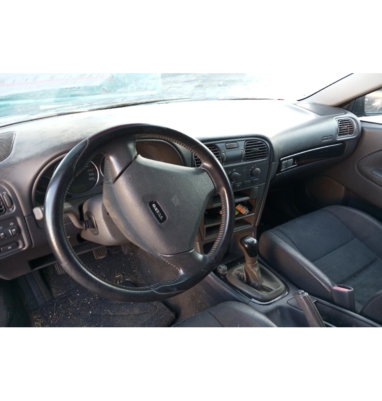 Ολόκληρο Αυτοκίνητο Volvo V40 1.9 D4192T3 2000-2004 (Για ανταλλακτικα)