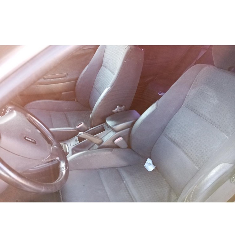 Ολόκληρο Αυτοκίνητο Volvo V40 1.9 D4192T3 2000-2004 (Για ανταλλακτικα)