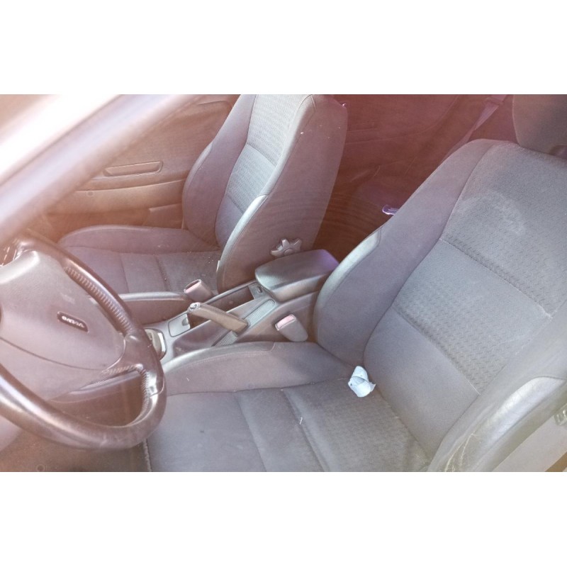 Ολόκληρο Αυτοκίνητο Volvo V40 1.9 D4192T3 2000-2004 (Για ανταλλακτικα)