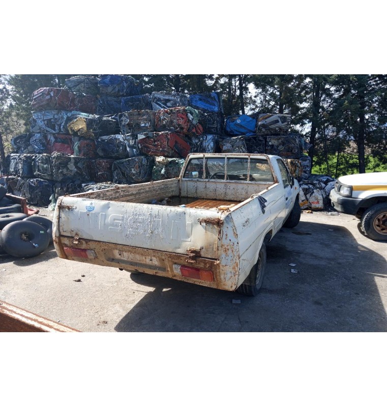Ολόκληρο Αυτοκίνητο Nissan PickUp D21 2WD 1986-1992