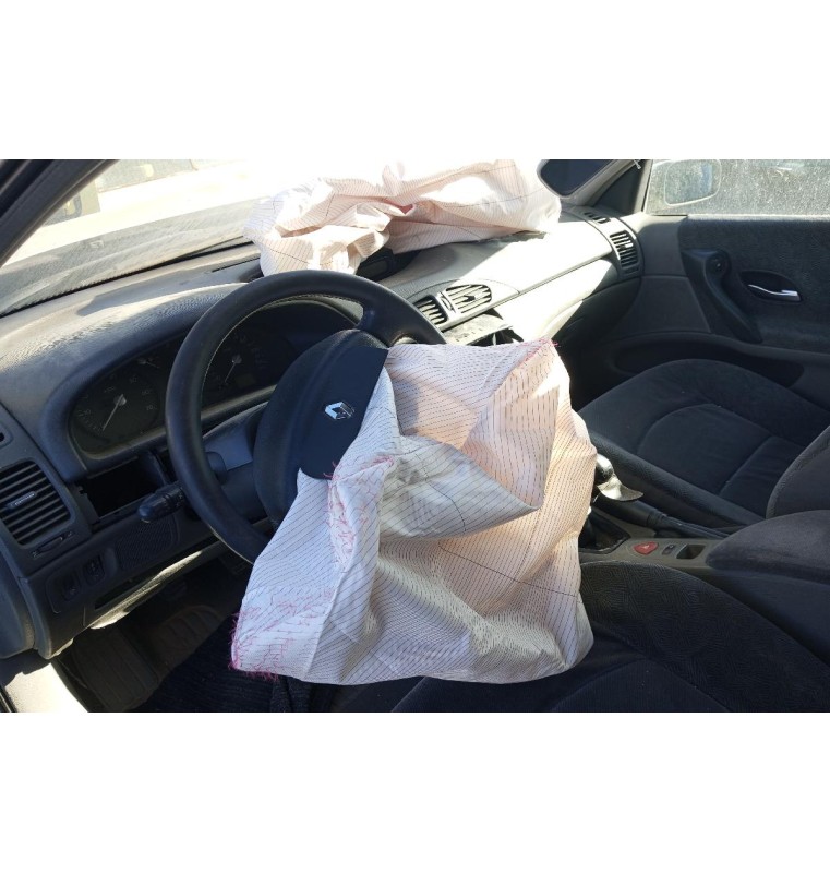 Ολόκληρο Αυτοκίνητο Renault Laguna 2000-2007  