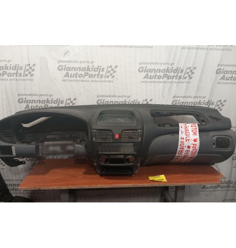 Ταμπλό Nissan Almera N16 2000-2006