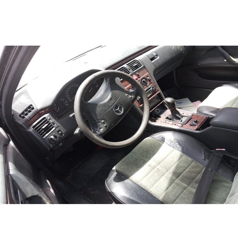 Ολόκληρο Αυτοκίνητο Mercedes-Benz E 220 W210 1998-1999