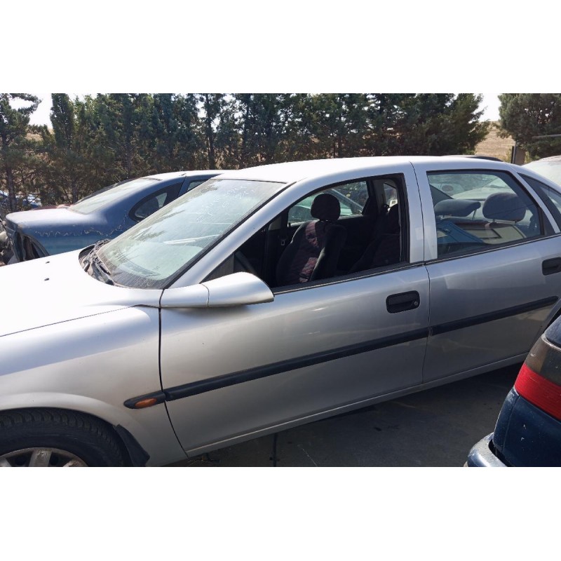 Ολόκληρο Αυτοκίνητο Opel Vectra Β 1996-1998