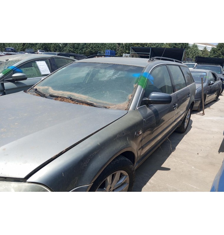 Ολόκληρο Αυτοκίνητο Volkswagen Passat Station Wagon 2000-2005