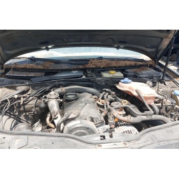 Ολόκληρο Αυτοκίνητο Volkswagen Passat Station Wagon 2000-2005