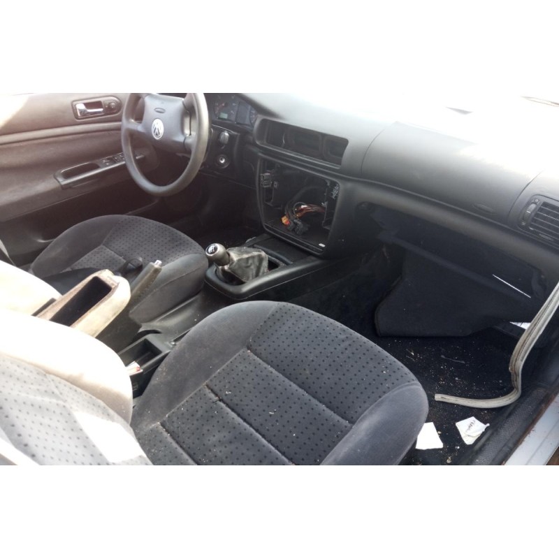 Ολόκληρο Αυτοκίνητο Volkswagen Passat Κωδ.Κινητηρα ARM 2000-2005