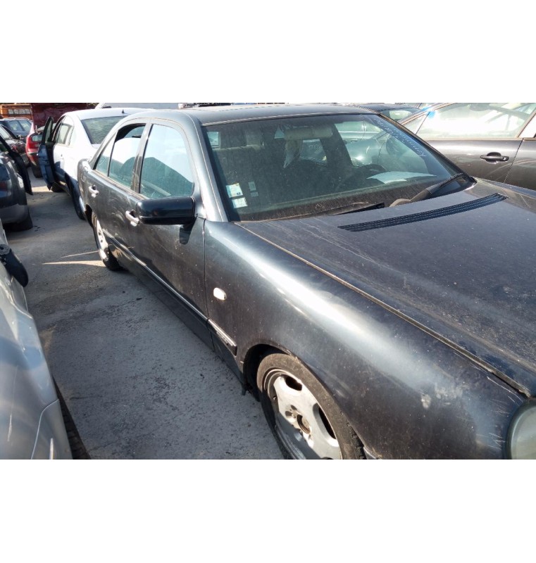 Ολόκληρο Αυτοκίνητο Mercedes-Benz E 220 Κωδ.Κινητηρα 604912 2155cc 75hp 1996-2002