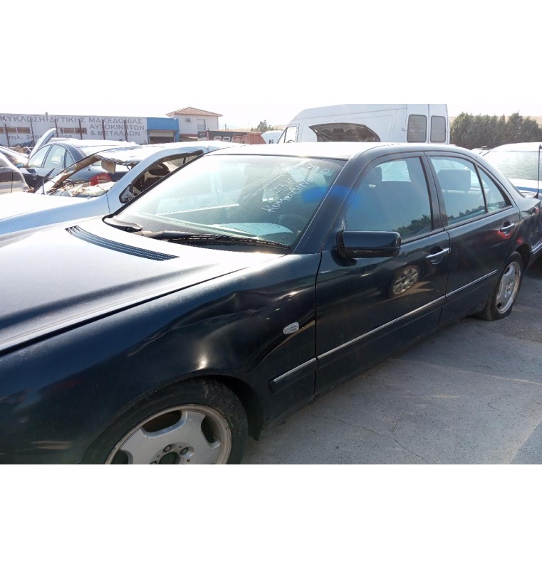 Ολόκληρο Αυτοκίνητο Mercedes-Benz E 220 Κωδ.Κινητηρα 604912 2155cc 75hp 1996-2002