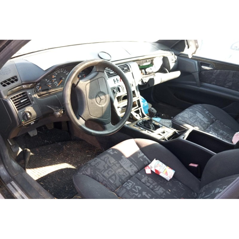 Ολόκληρο Αυτοκίνητο Mercedes-Benz E 220 Κωδ.Κινητηρα 604912 2155cc 75hp 1996-2002