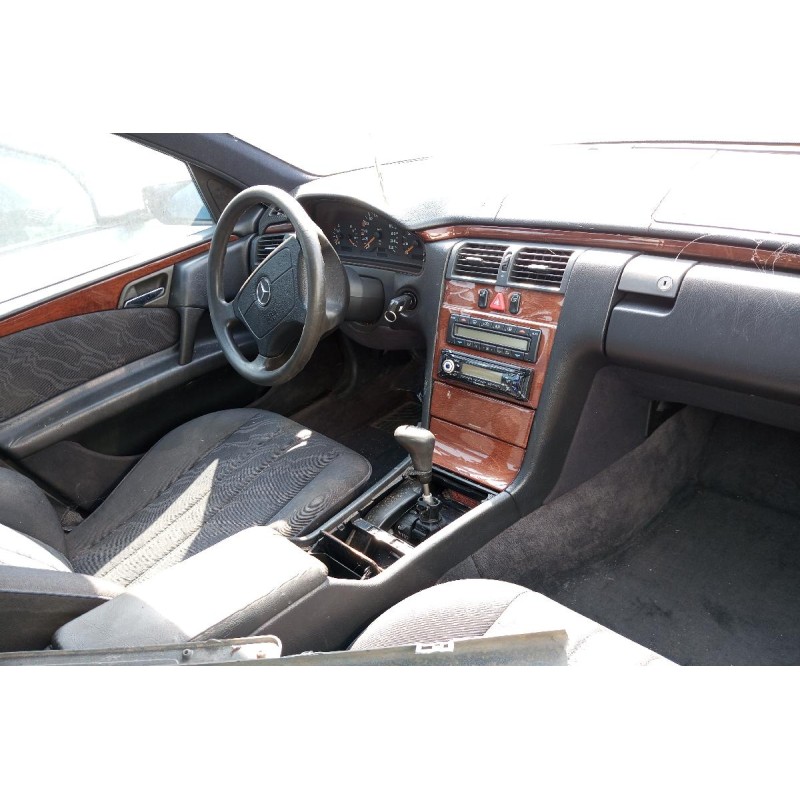 Ολόκληρο Αυτοκίνητο Mercedes-Benz W210 Κωδ.Κινητηρα 604912 2200cc 95hp 1995-1999