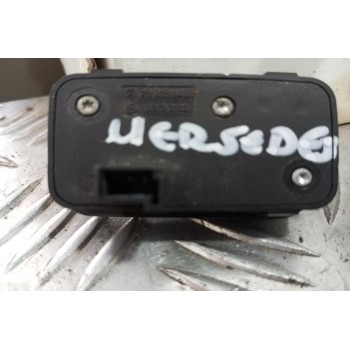 Διακόπτης Κεντρικου Κλειδωματος και Πορτ Μπαγκαζ Mercedes-Benz W251 2006-2010 2118219451 (3 Pins)