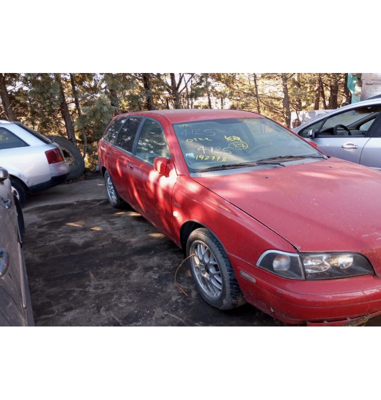 Ολόκληρο Αυτοκίνητο Volvo V40 Κωδ.Κινητηρα B4194T 1900cc 200hp 1997-2000