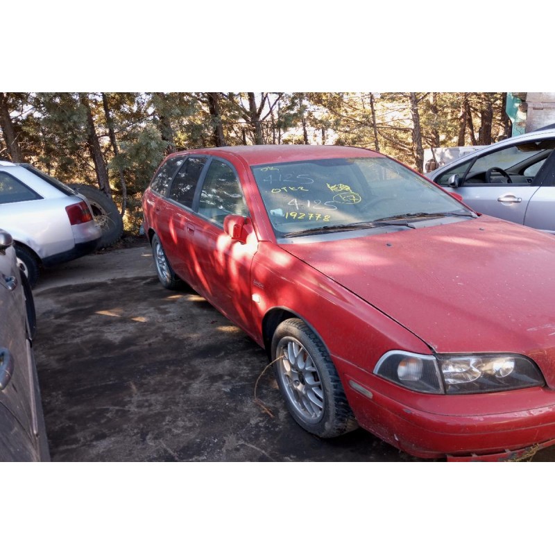 Ολόκληρο Αυτοκίνητο Volvo V40 Κωδ.Κινητηρα B4194T 1900cc 200hp 1997-2000