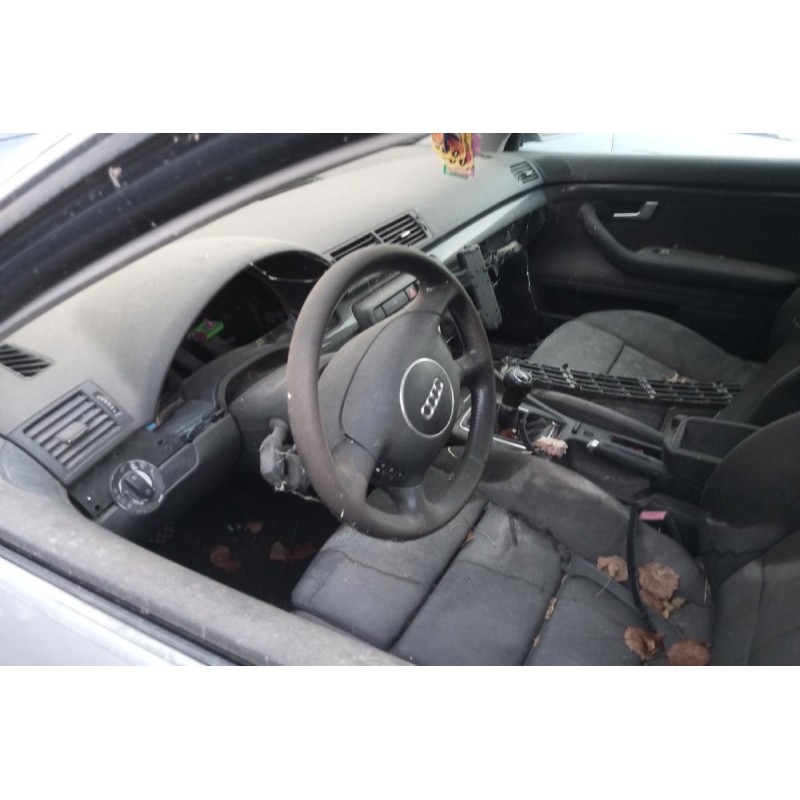 Ολόκληρο Αυτοκίνητο Audi A4 1995-2000 ΓΙΑ ΑΝΤΑΛΛΑΚΤΙΚΑ