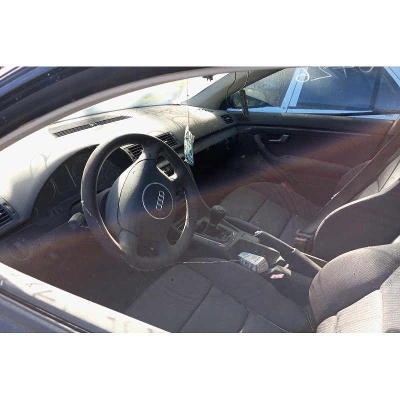 Ολόκληρο Αυτοκίνητο Audi A4 Κωδ.Κινητηρα AKE 2500cc 180hp 2000-2004 ΓΙΑ ΑΝΤΑΛΛΑΚΤΙΚΑ