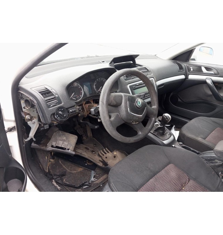 Ολόκληρο Αυτοκίνητο Skoda Octavia Κωδ.Κινητηρα CDAA 1800cc 160hp 2004-2008