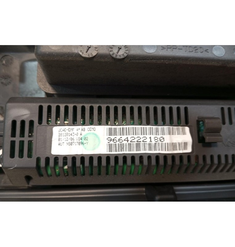 Οθόνη Πολλαπαλων Ενδειξεων Με Πλαισιο Και Αεραγωγους Citroen C4 2004-2008 9664222180