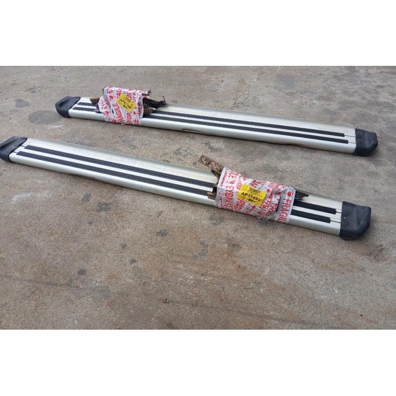 Σετ Σκαλοπατακια Με Βασεις Δεξια-Αριστερα Toyota RAV 4 2003-2006