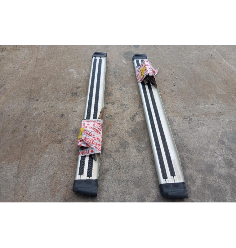 Σετ Σκαλοπατακια Με Βασεις Δεξια-Αριστερα Toyota RAV 4 2003-2006